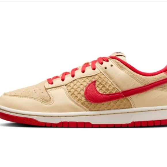 Nike Dunk Low Retro SE Strawberry Waffle Men’s Sneakers - Picture 2 of 12